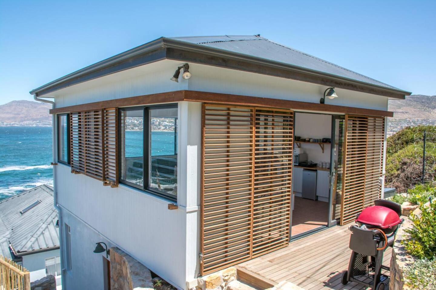 Modern Beach Apartment By Open Home Kalk Bay Exterior photo