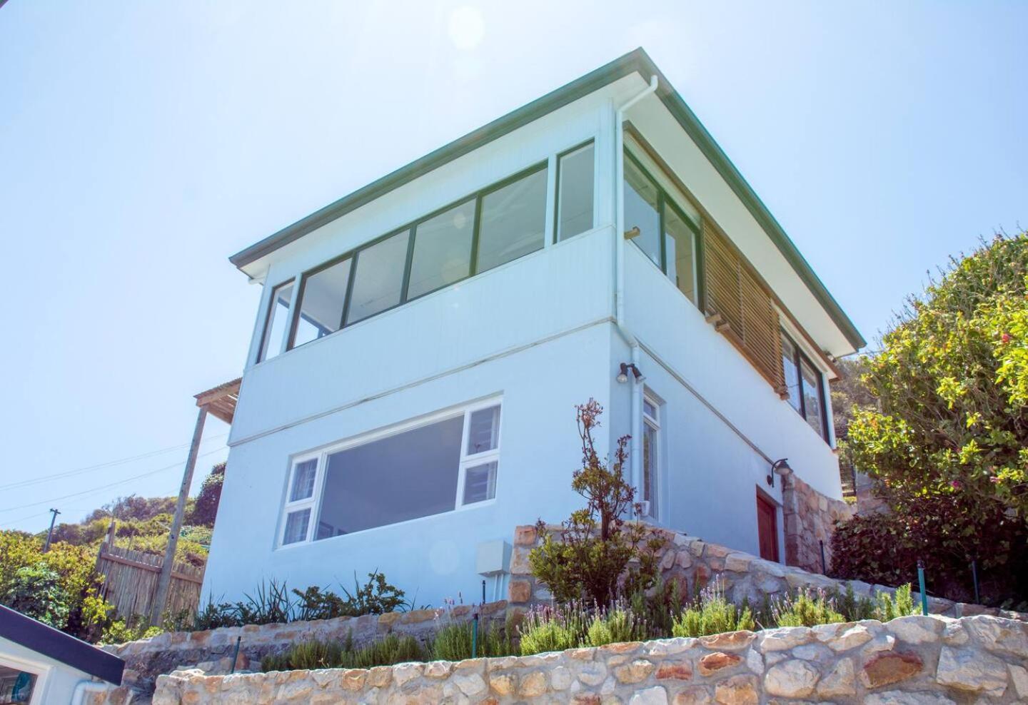Modern Beach Apartment By Open Home Kalk Bay Exterior photo
